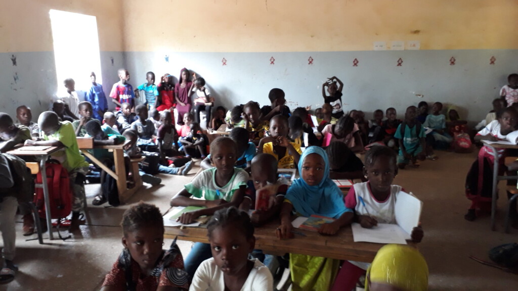 Überfülltes Klassenzimmer