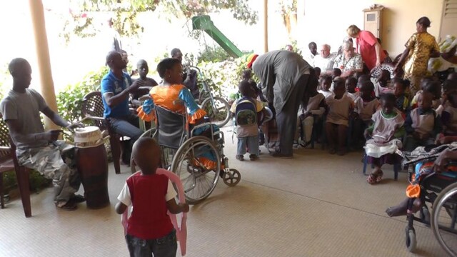 Behindertenzentrum Tivavouane Tanz